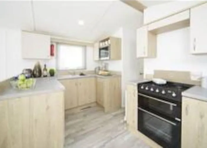Sea Breeze, Modern, Cosy Holiday Home