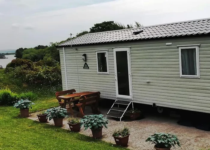 Sea Breeze, Modern, Cosy Holiday Home