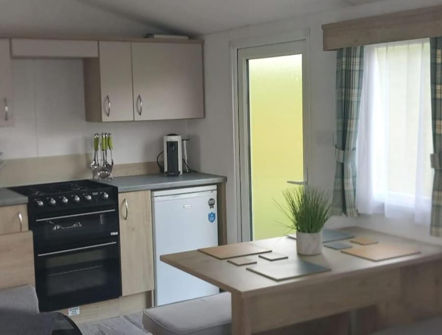 Sea Breeze, Modern, Cosy
